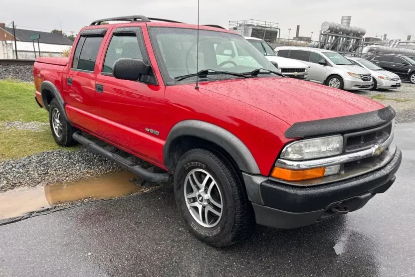 2003 Chevrolet S-10 Pickup photo 1