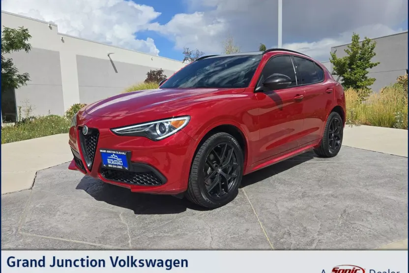 2021 Alfa Romeo Stelvio Ti Sport photo 1