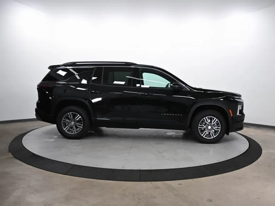 2025 Chevrolet Traverse 1LT photo 1