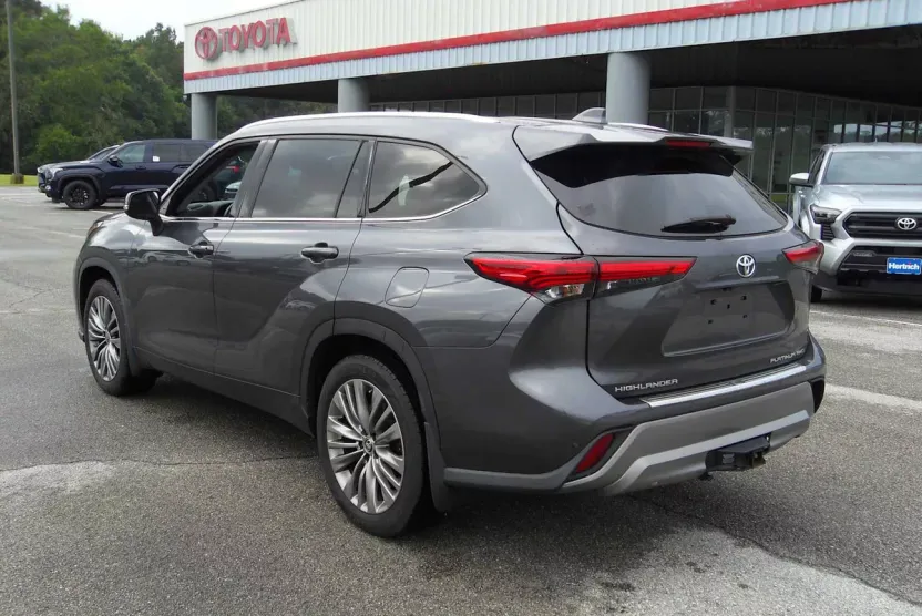 2020 Toyota Highlander Platinum photo 1