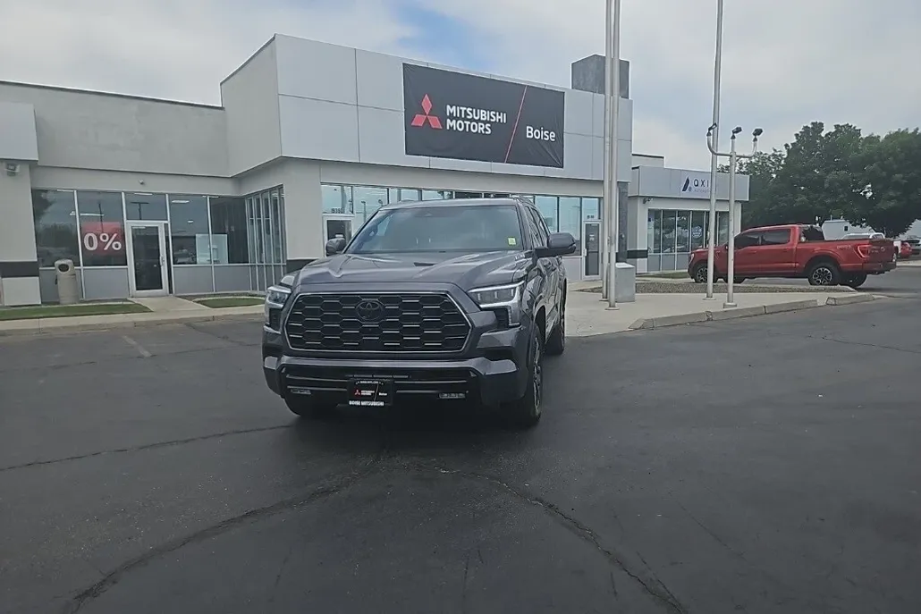 2024 Toyota Sequoia Platinum photo 1