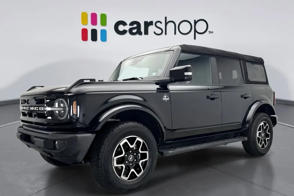 2023 Ford Bronco Outer Banks photo 1