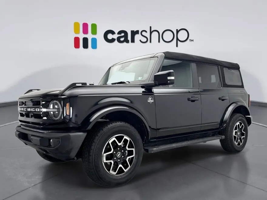 2023 Ford Bronco Outer Banks photo 1