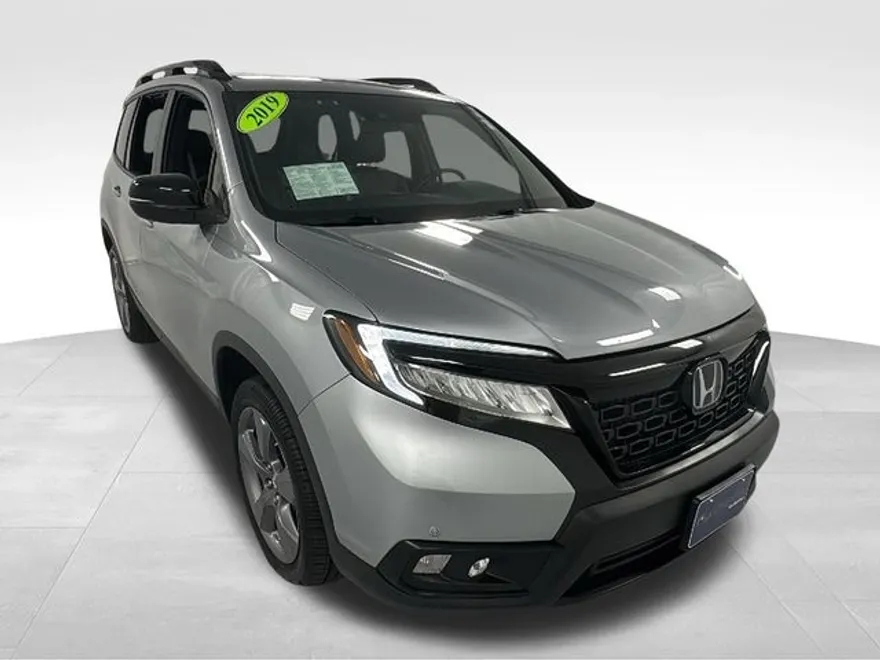 2019 Honda Passport Touring photo 1