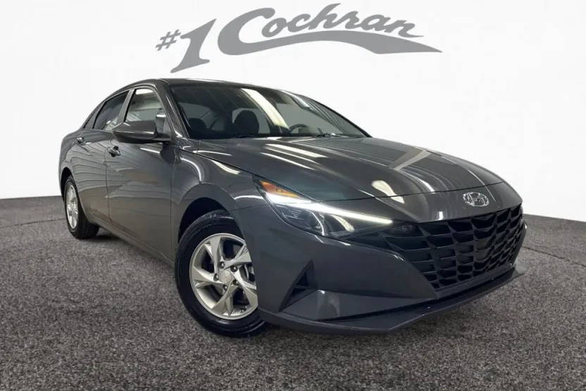 2023 Hyundai Elantra SE photo 1