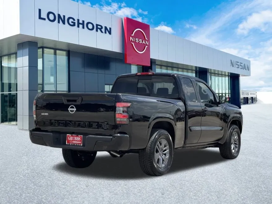 2025 Nissan Frontier King Cab SV photo 1