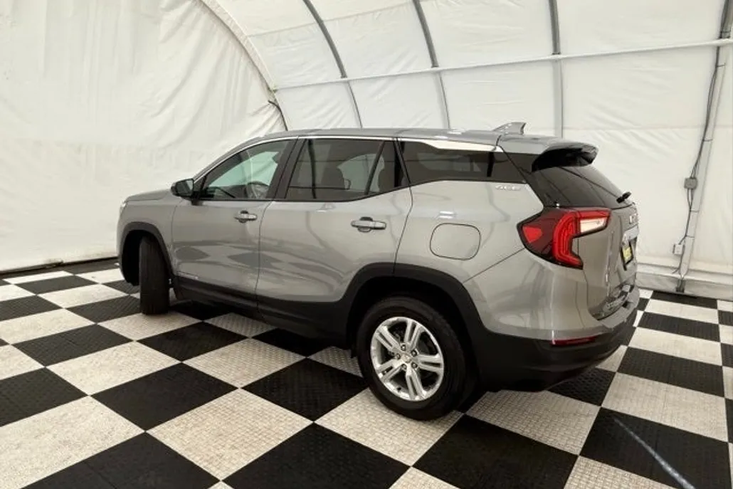2024 Gmc Terrain SLE photo 1