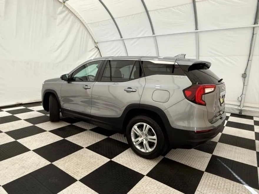 2024 Gmc Terrain SLE photo 1