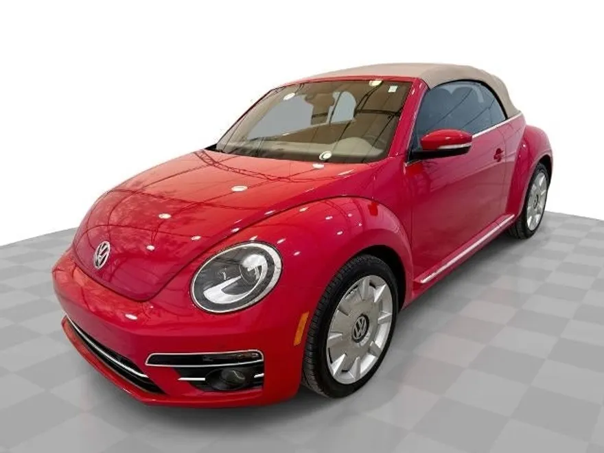 2018 Volkswagen Beetle Convertible SE photo 1