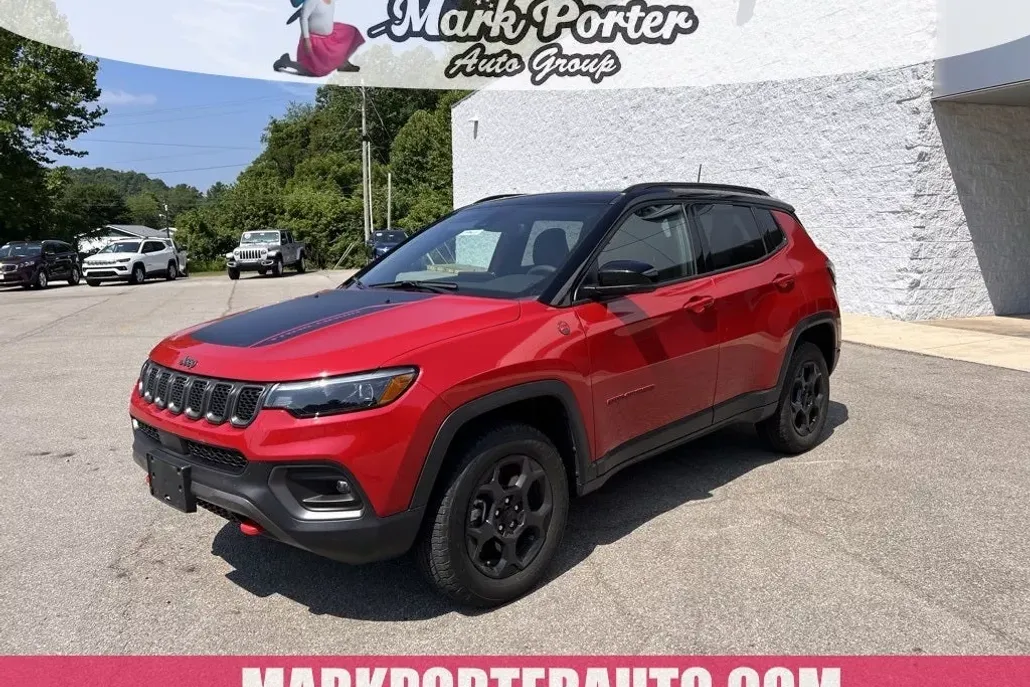 2024 Jeep Compass Trailhawk photo 1