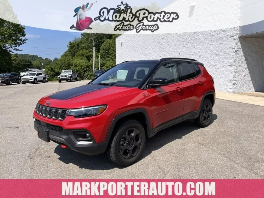 2024 Jeep Compass Trailhawk photo 1
