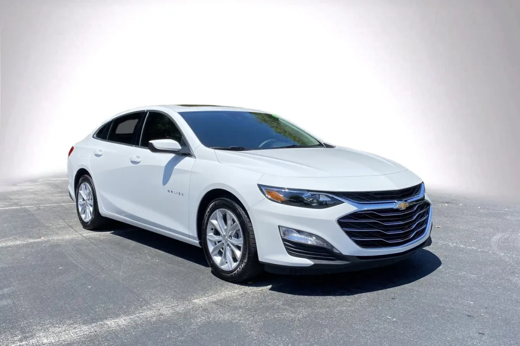 2025 Chevrolet Malibu 1LT photo 1