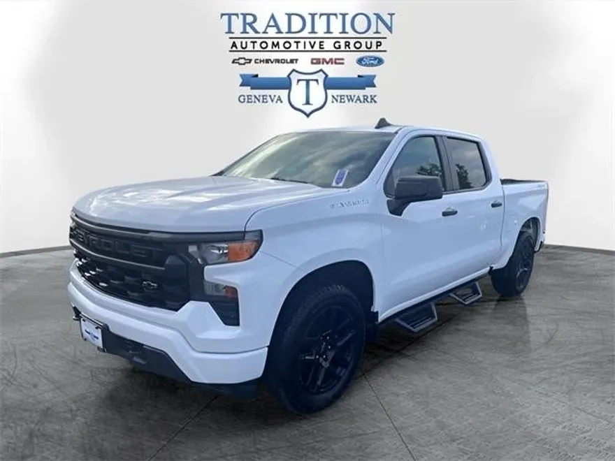 2024 Chevrolet Silverado 1500 Custom photo 1