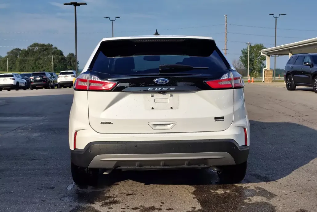 2023 Ford Edge SEL photo 1