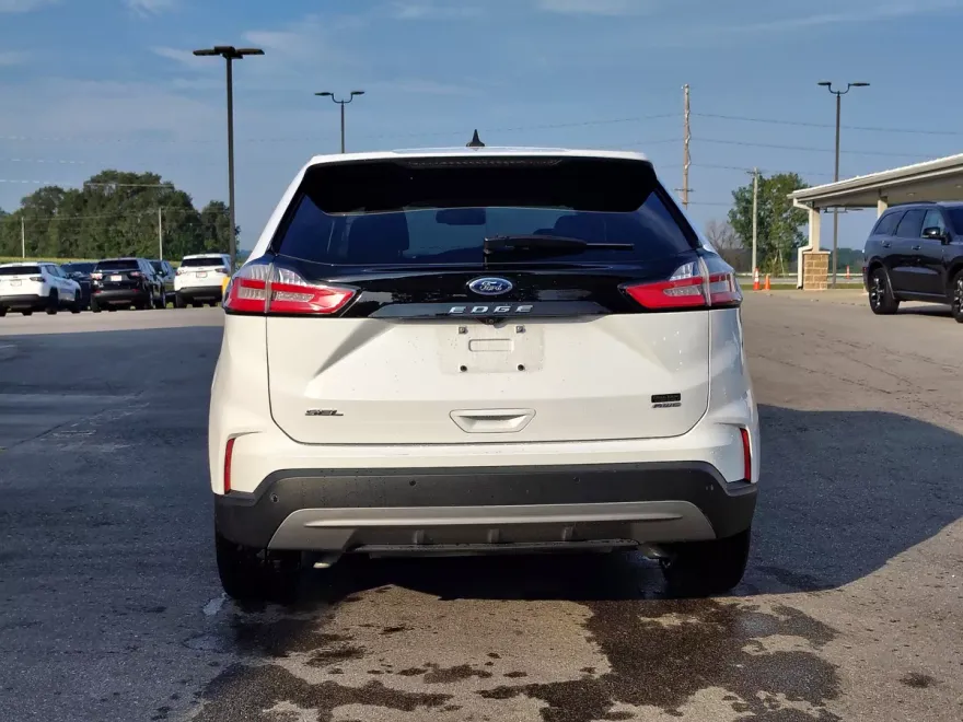 2023 Ford Edge SEL photo 1