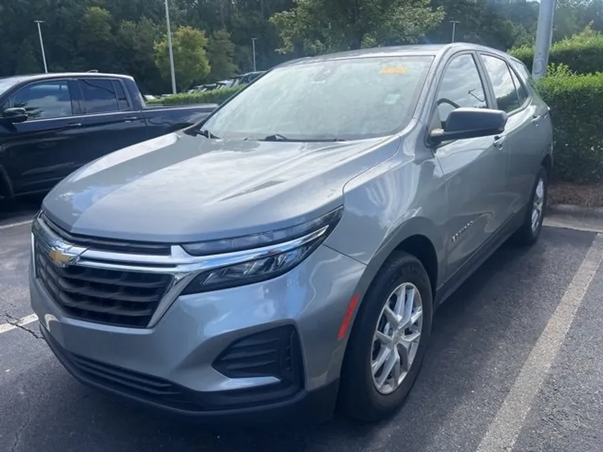 2023 Chevrolet Equinox LS photo 1