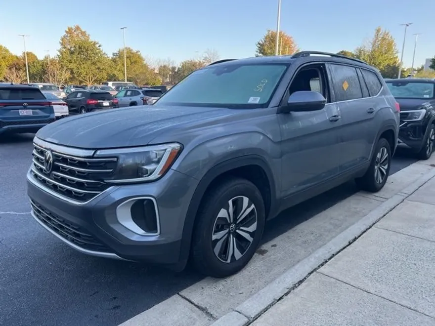 2024 Volkswagen Atlas SE photo 1