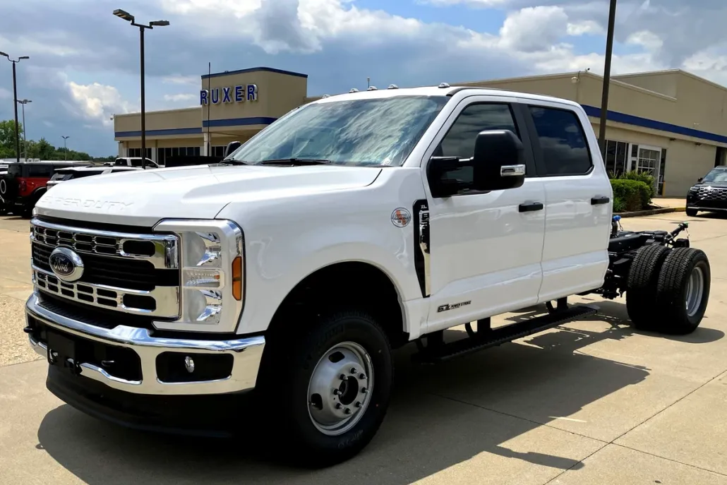 2025 Ford F-350 XL photo 1