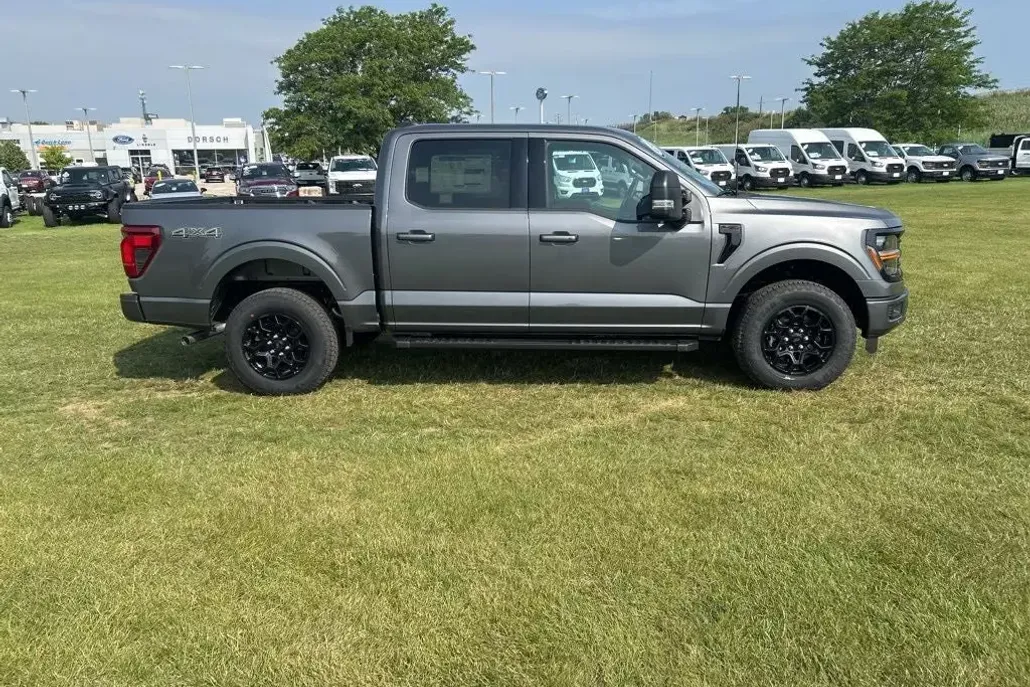 2025 Ford F-150 XLT photo 1