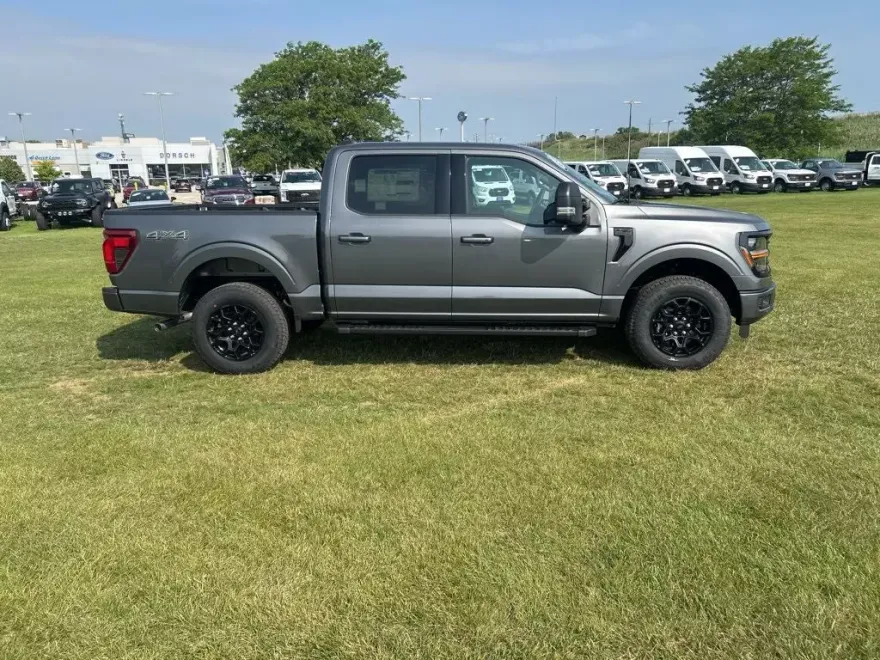 2025 Ford F-150 XLT photo 1
