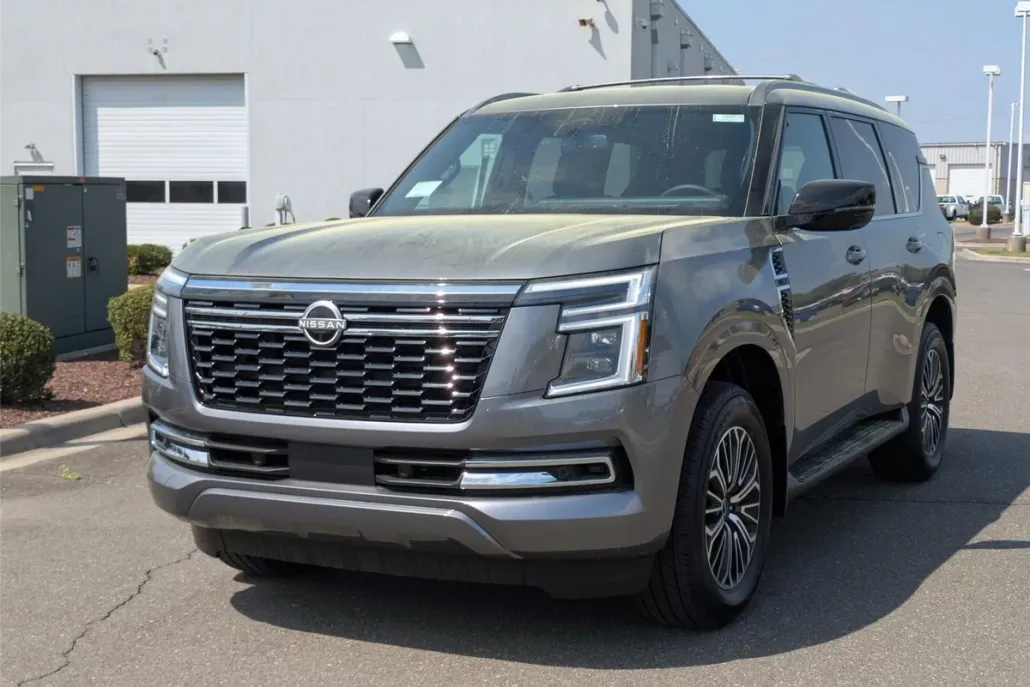 2025 Nissan Armada SL photo 1