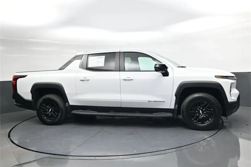 2024 Chevrolet Silverado EV Work Truck photo 1