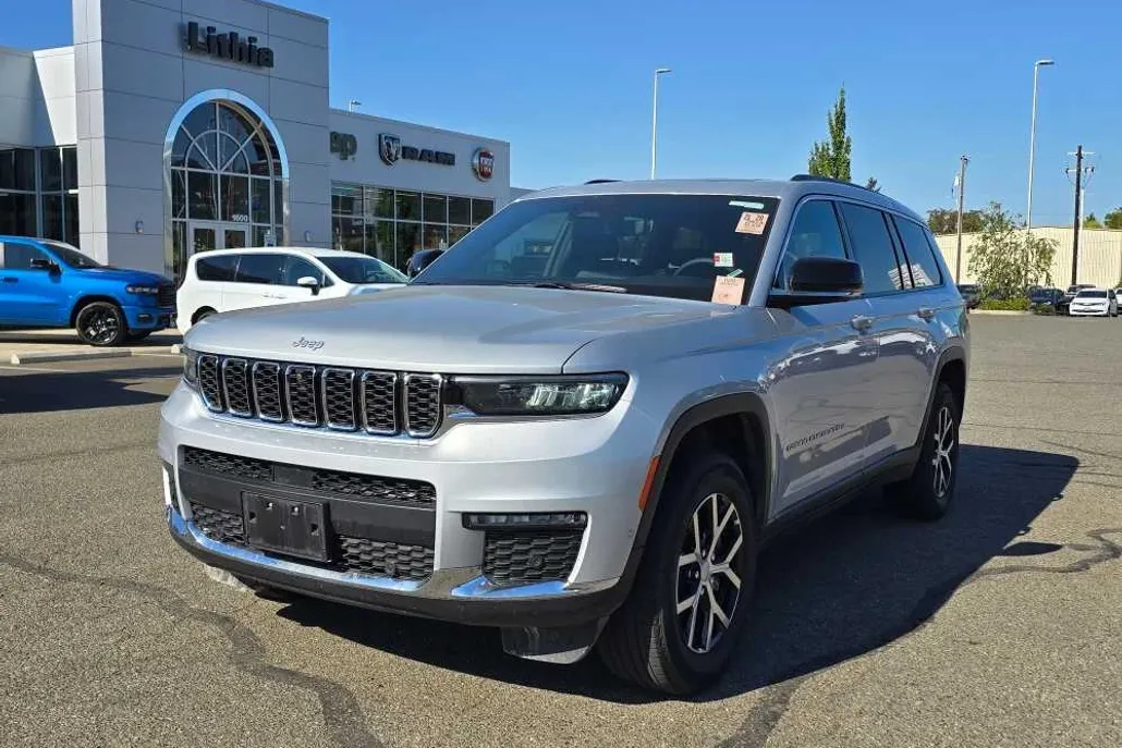 2024 Jeep Grand Cherokee Limited photo 1