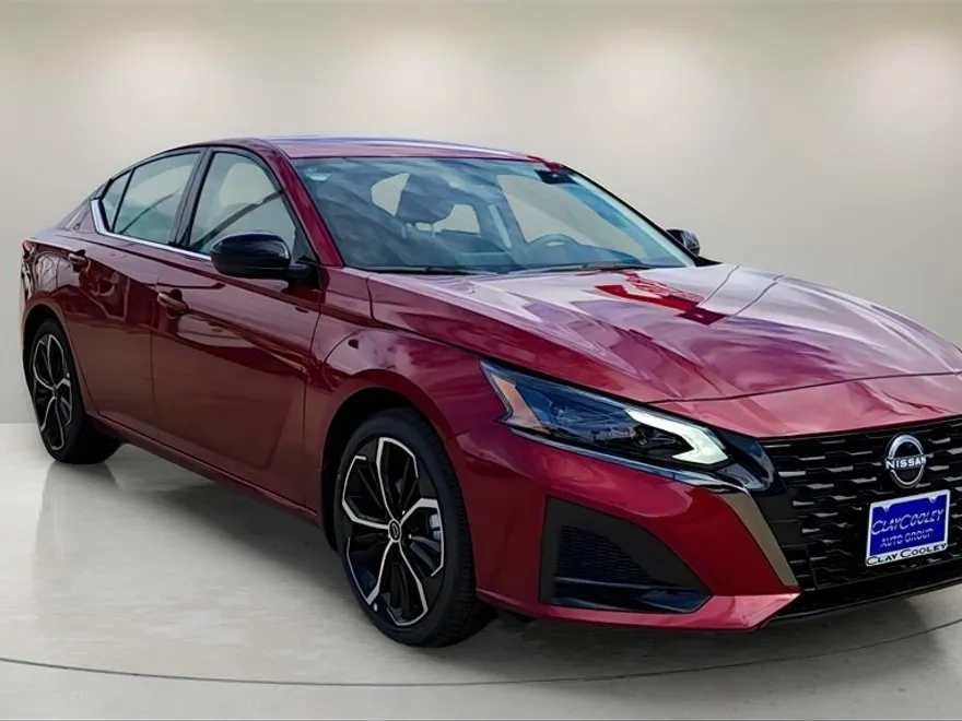 2025 Nissan Altima 2.5 SR photo 1