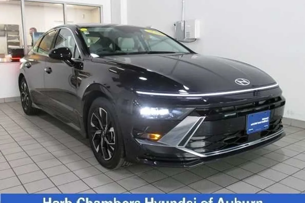 2024 Hyundai Sonata SEL photo 1
