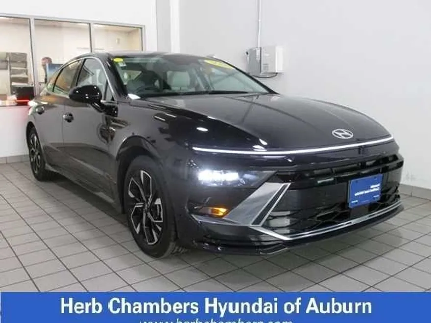 2024 Hyundai Sonata SEL photo 1