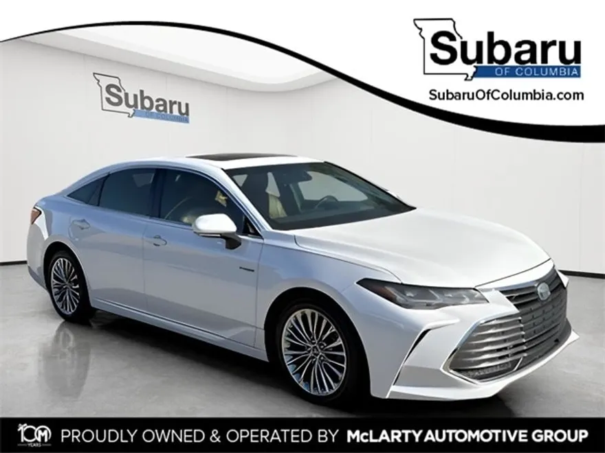 2019 Toyota Avalon Hybrid Limited photo 1