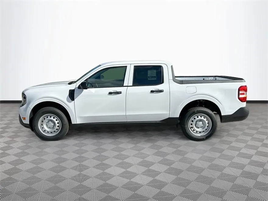 2025 Ford Maverick XL photo 1
