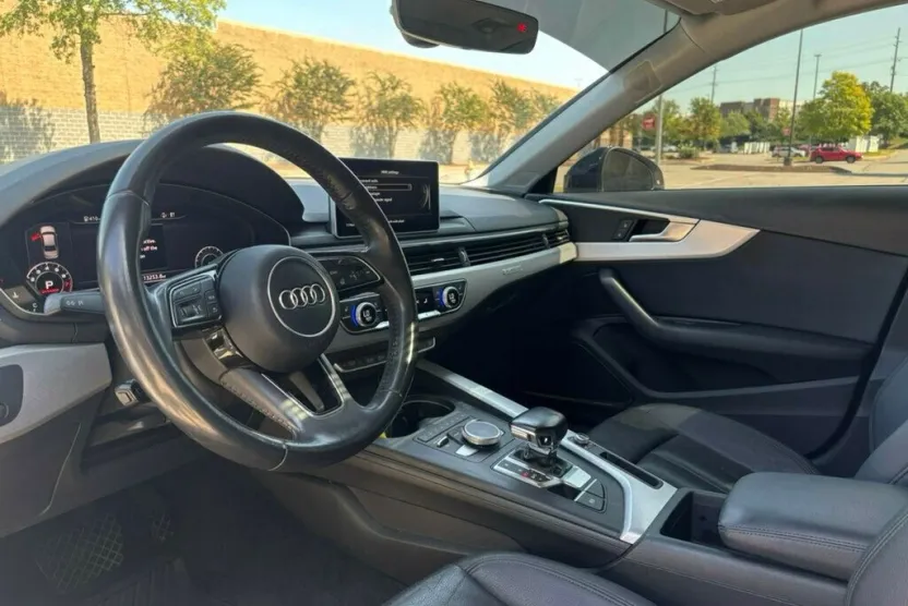 2018 Audi A4 2.0T Quattro Premium Plus photo 1