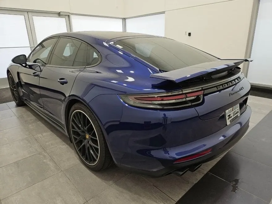 2020 Porsche Panamera GTS photo 3