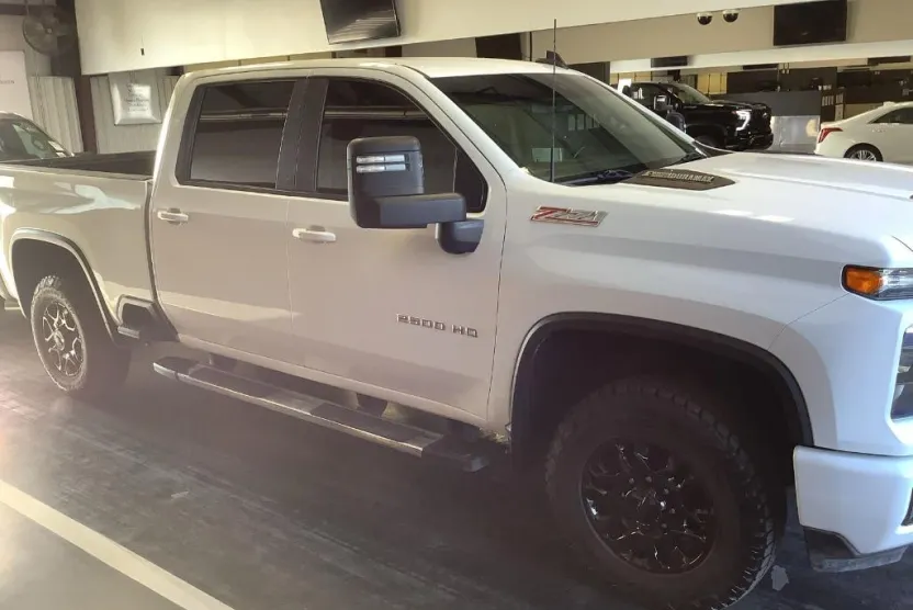 2024 Chevrolet Silverado LT photo 1
