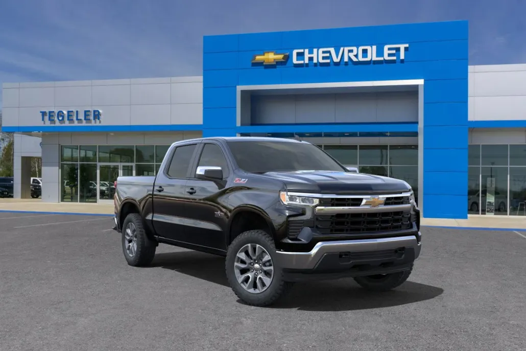 2025 Chevrolet Silverado 1500 LT photo 1