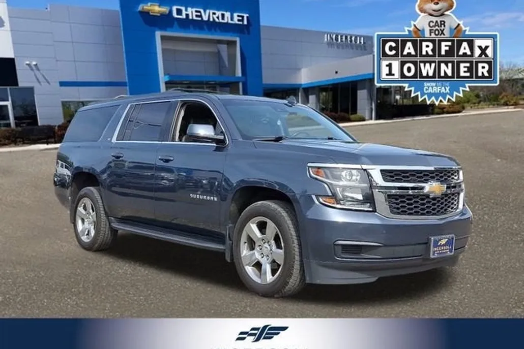 2019 Chevrolet Suburban LT photo 1