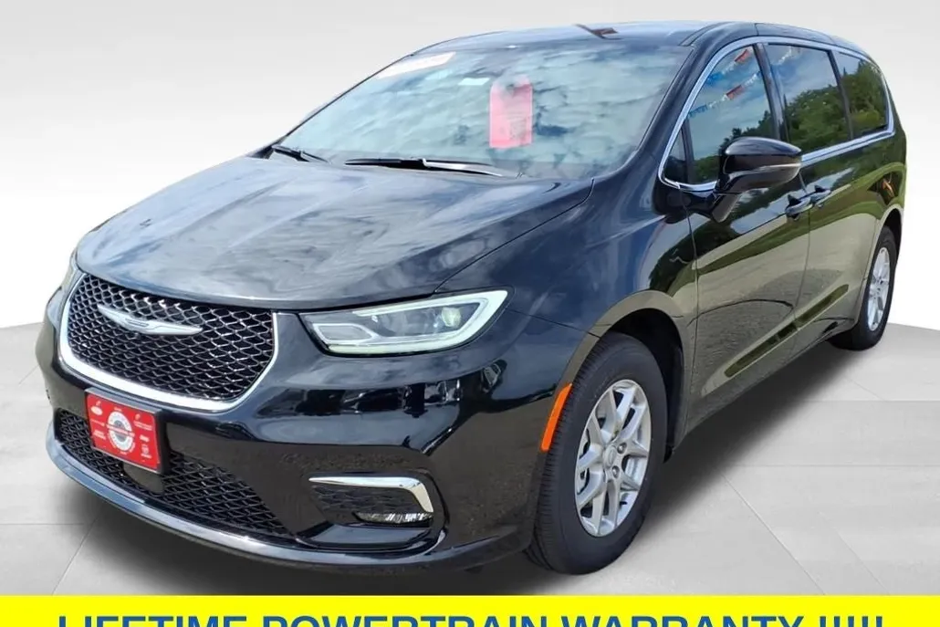 2026 Chrysler Pacifica photo 1
