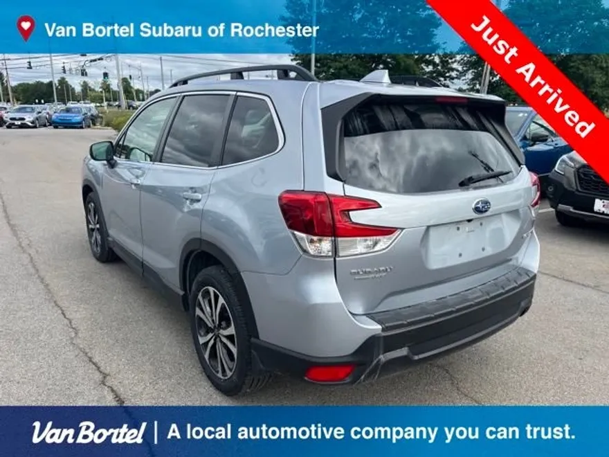2022 Subaru Forester Limited photo 1