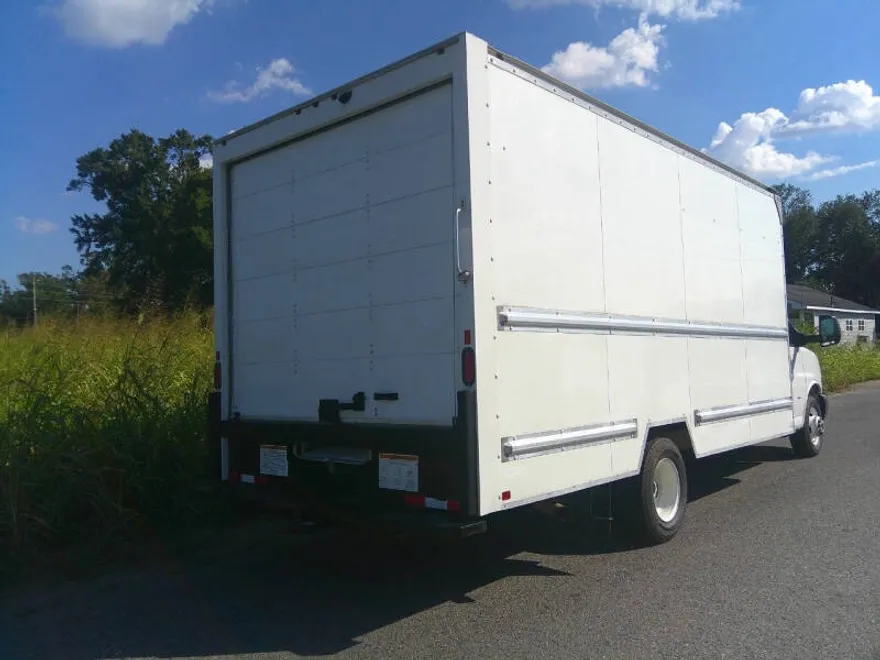 2020 Gmc Savana 3500 Cutaway photo 1