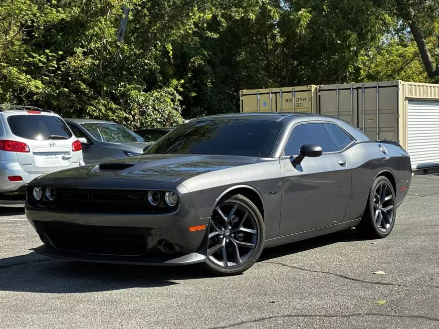 2023 Dodge Challenger R/T photo 1