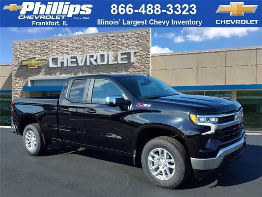2026 Chevrolet Silverado 1500 LT photo 1