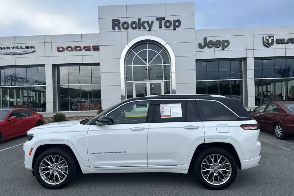2024 Jeep Grand Cherokee Summit photo 1