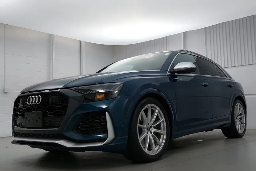 2022 Audi RS Q8 photo 1