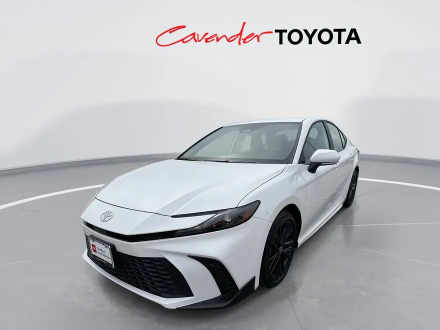 2025 Toyota Camry SE photo 1