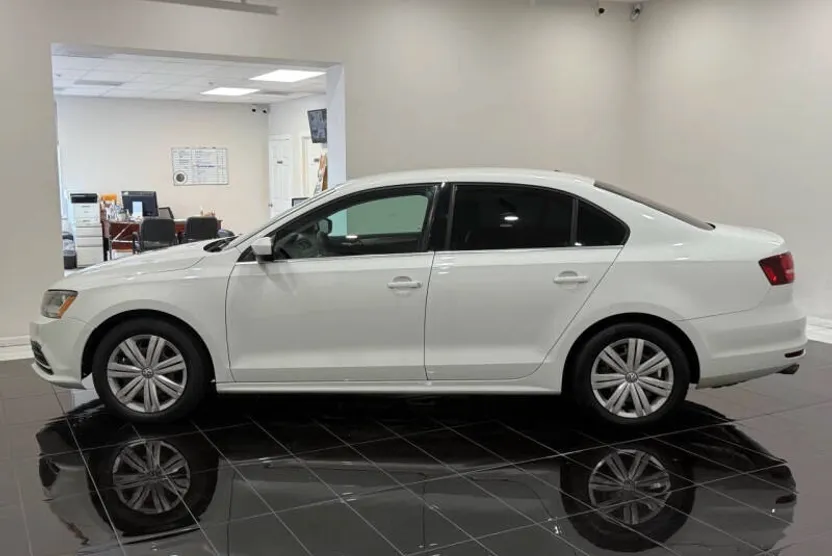 2017 Volkswagen Jetta S photo 1