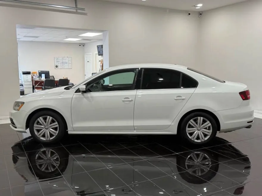 2017 Volkswagen Jetta S photo 1