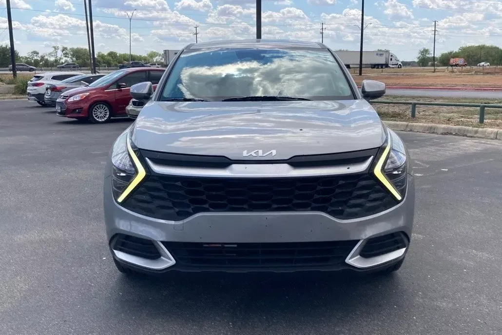 2024 Kia Sportage LX photo 1