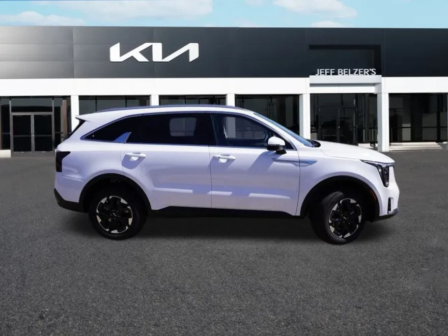 2026 Kia Sorento S photo 1