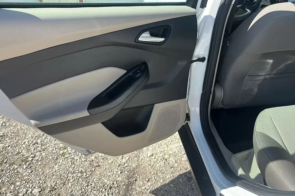 2014 Ford Focus Sedan photo 1